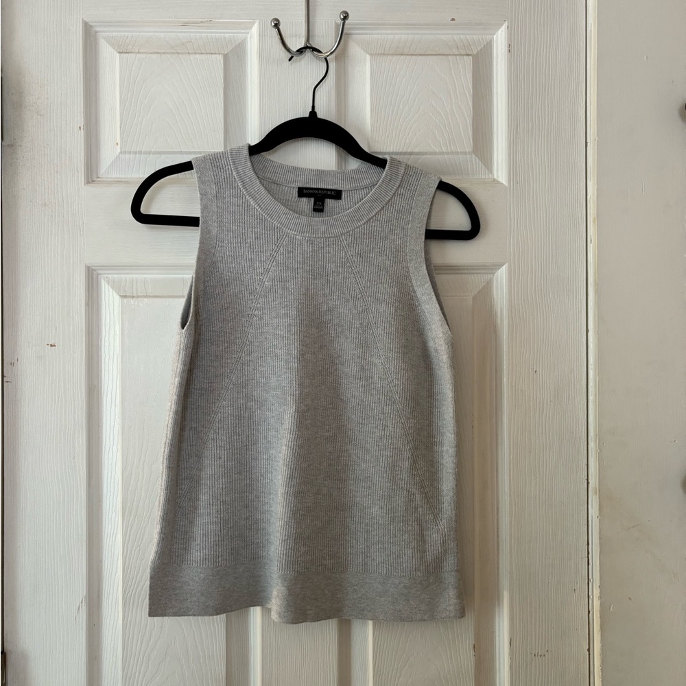 Banana Republic Heather Grey Sweater Vest Size XS